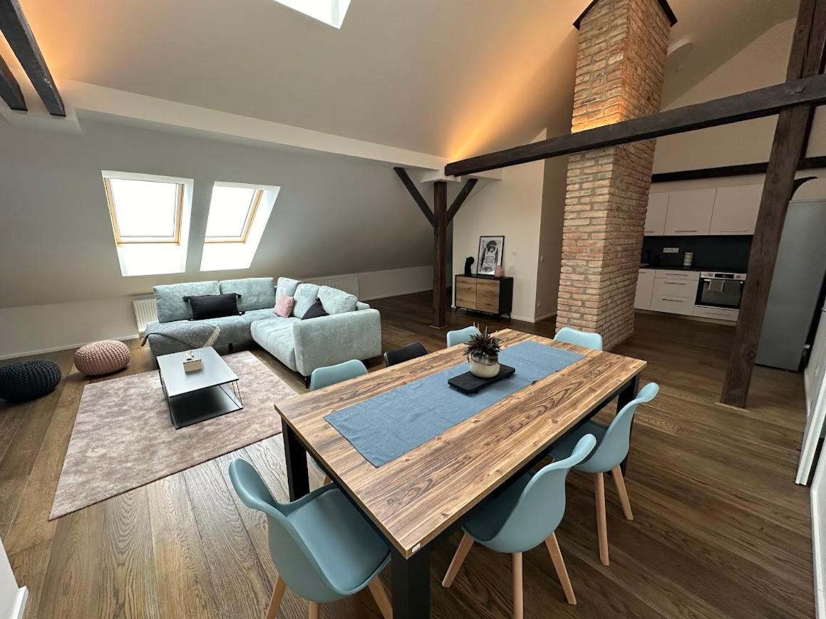 Loft Apartmán *